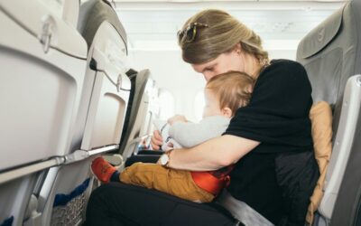 3 sfaturi utile pentru un zbor confortabil alături de cei mici