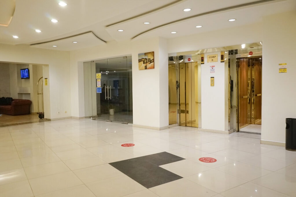 Cât de accesibile sunt căminele de bătrâni pentru persoanele cu dizabilități?