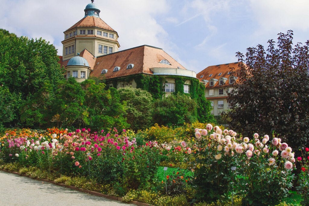 Cele mai frumoase parcuri și grădini din Frankfurt pentru relaxare